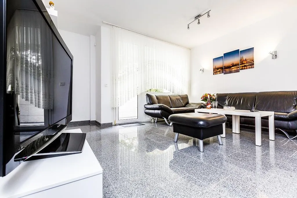 Apartments Koln Buchheim Německo